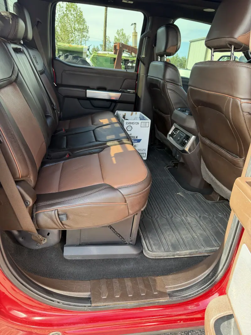 Rear seats and floor mats of a Ford pickup, detailed